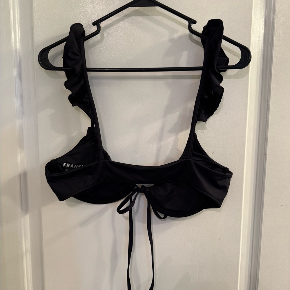 Frankie’s Bikinis Birdie Ruffle Bikini Top Black XL - Picture 2 of 8